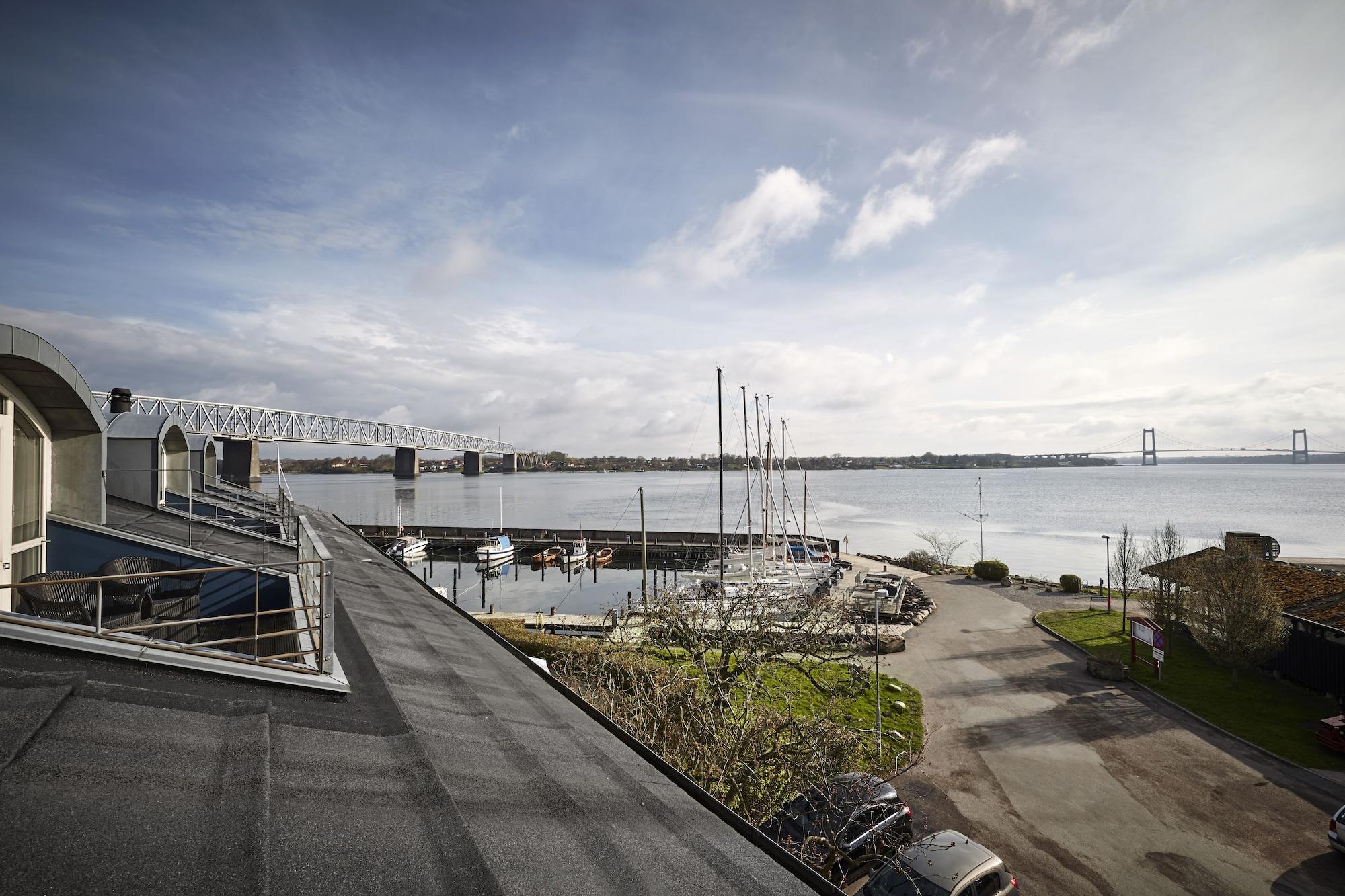 Comwell Kongebrogaarden Otel Middelfart Dış mekan fotoğraf