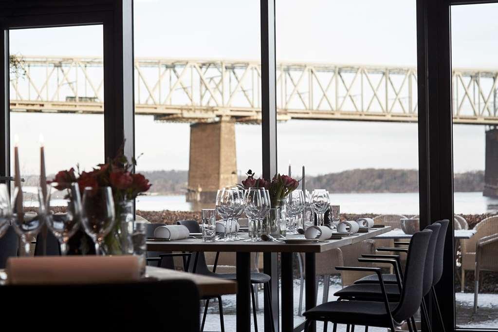 Comwell Kongebrogaarden Otel Middelfart Restoran fotoğraf
